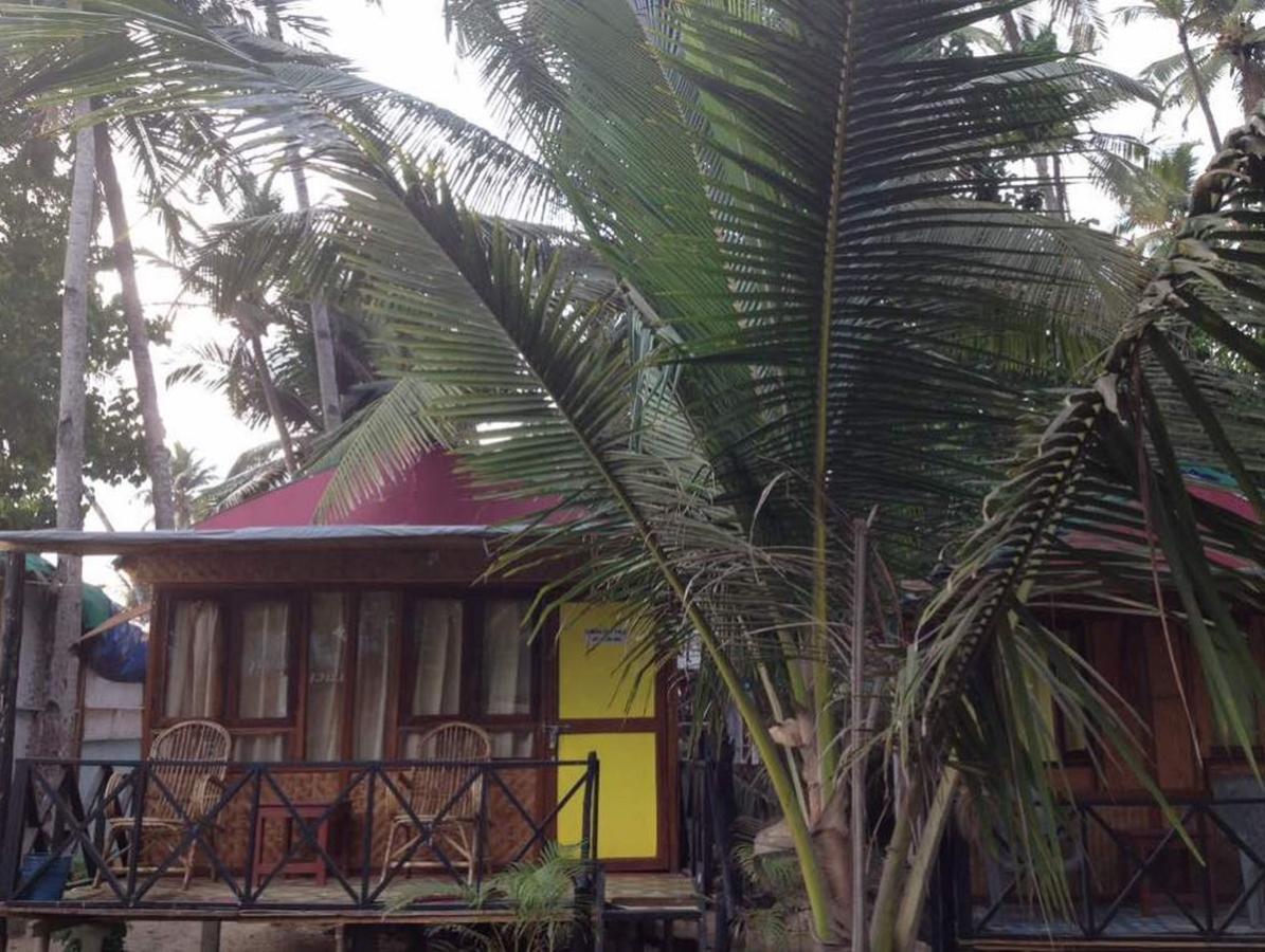 Over The Moon Beach Resorts Palolem Exterior photo