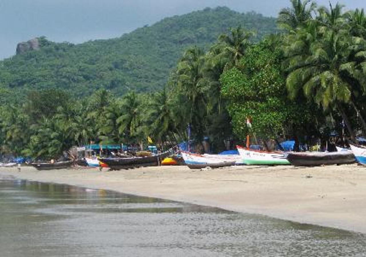 Over The Moon Beach Resorts Palolem Exterior photo